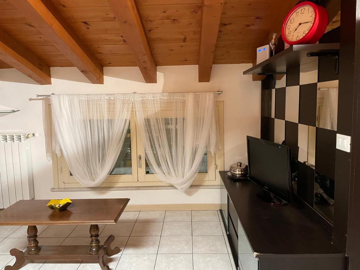 Anna Appartamento Vacanze Monticelli Brusati Exterior foto