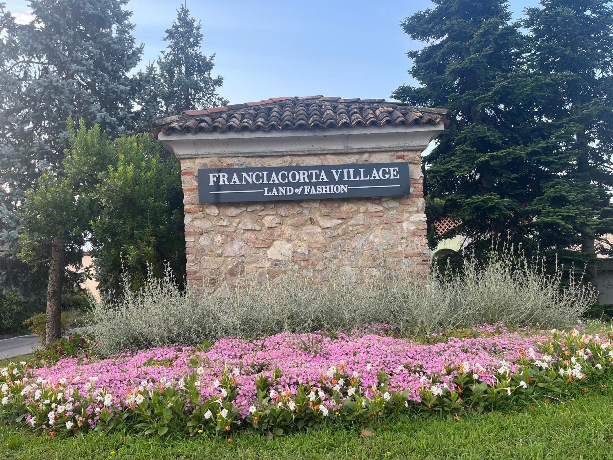 Anna Appartamento Vacanze Monticelli Brusati Exterior foto